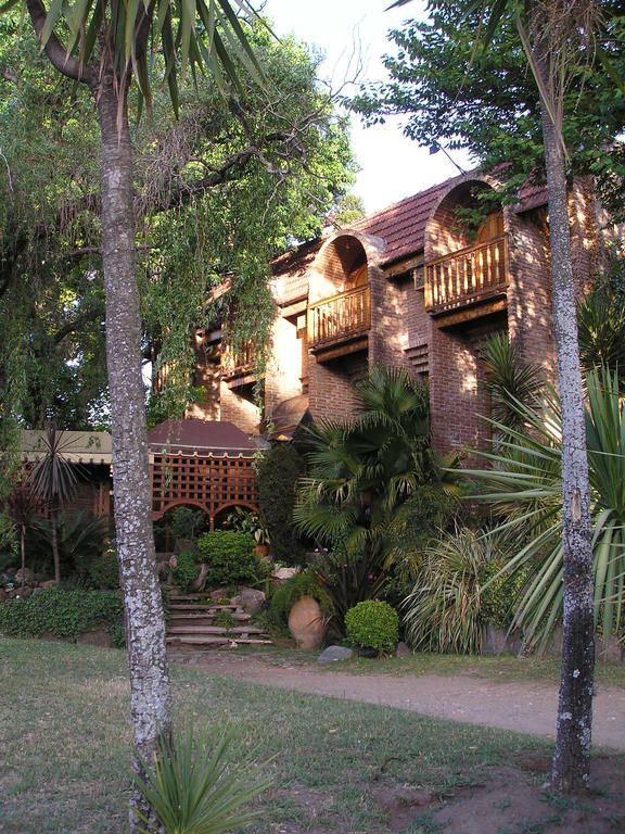 Hotel Mon Petit Villa Carlos Paz Exterior foto