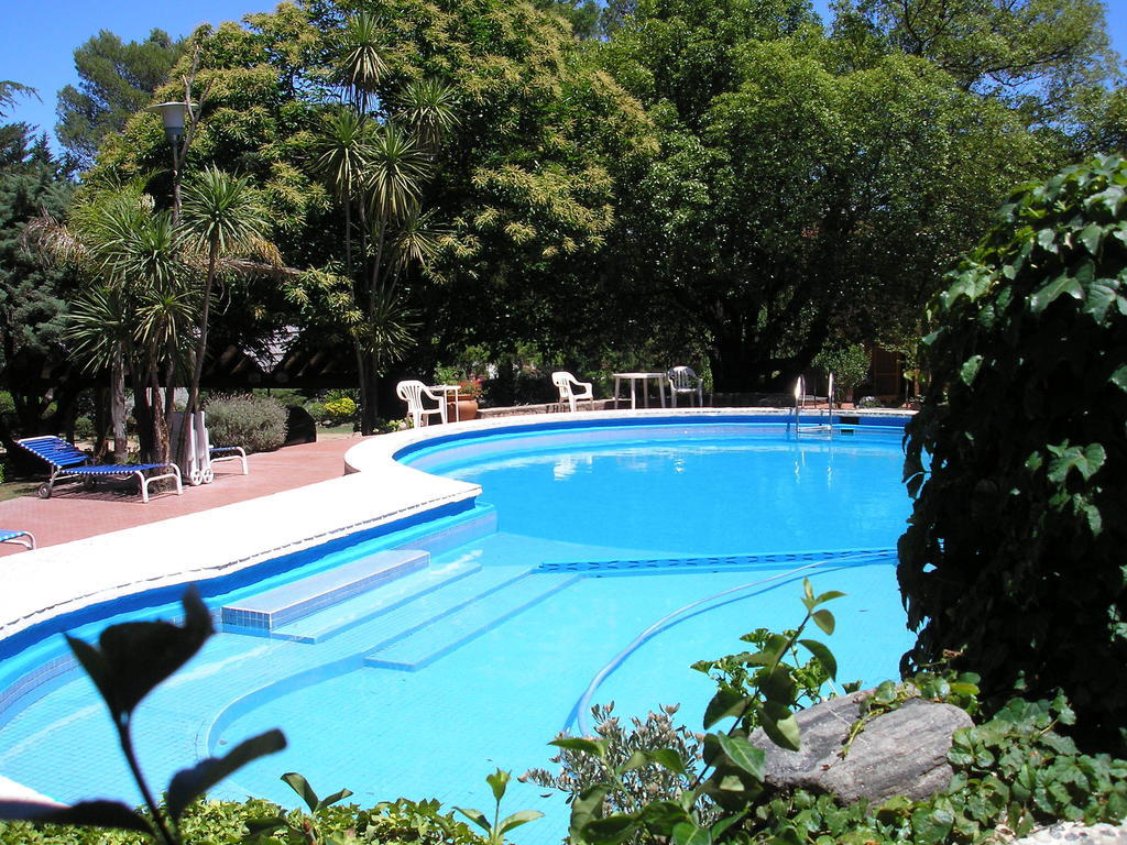 Hotel Mon Petit Villa Carlos Paz Exterior foto